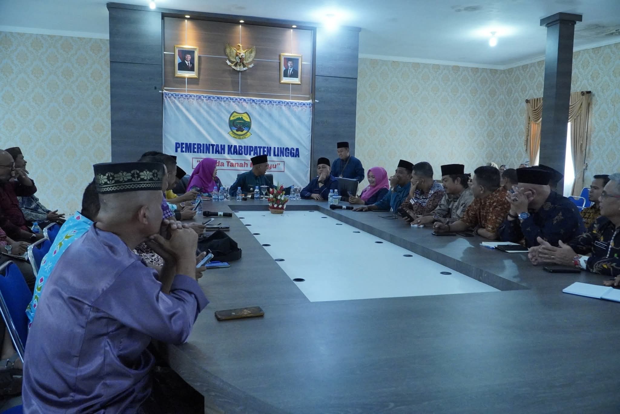 Rapat Koordinasi OPD se-Kabupaten Lingga, Bupati Tekankan Kebersihan Pelabuhan sebagai Wajah Daerah | f. Diskominfo Lingga