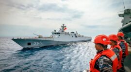 KRI Brawijaya-320 dan KRI Diponegoro-365 Latihan di Laut Jawa Jelang HUT TNI | f. Puspen TNI