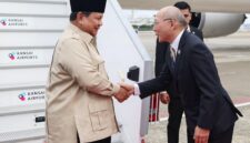 Presiden Republik Indonesia, Prabowo Subianto tiba Bandar Udara Internasional Kansai di Osaka, Jepang pada Sabtu, 20 September 2025. Foto: BPMI Setpres