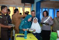 Program Makan Bergizi Gratis Resmi Diluncurkan di SMPN 1 Singkep, Bupati Nizar Tegaskan Koordinasi Jadi Kunci Sukses | f. Prokopim Lingga