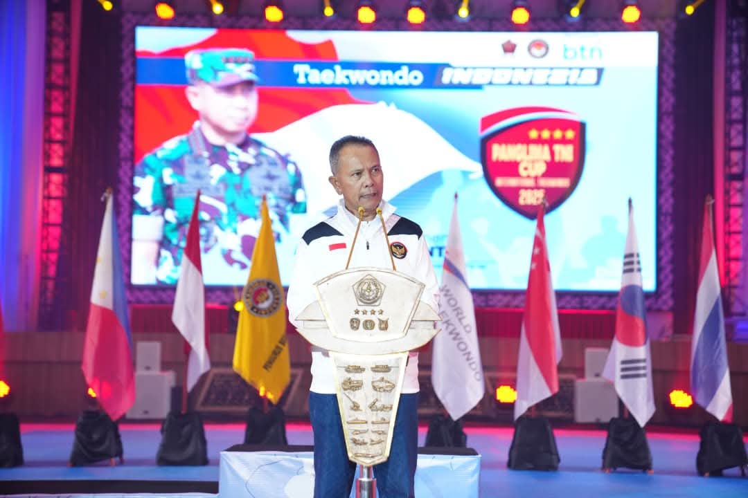 Kasum TNI Tutup Kejuaraan Taekwondo Internasional Panglima TNI Cup 2025 | f. Puspen TNI