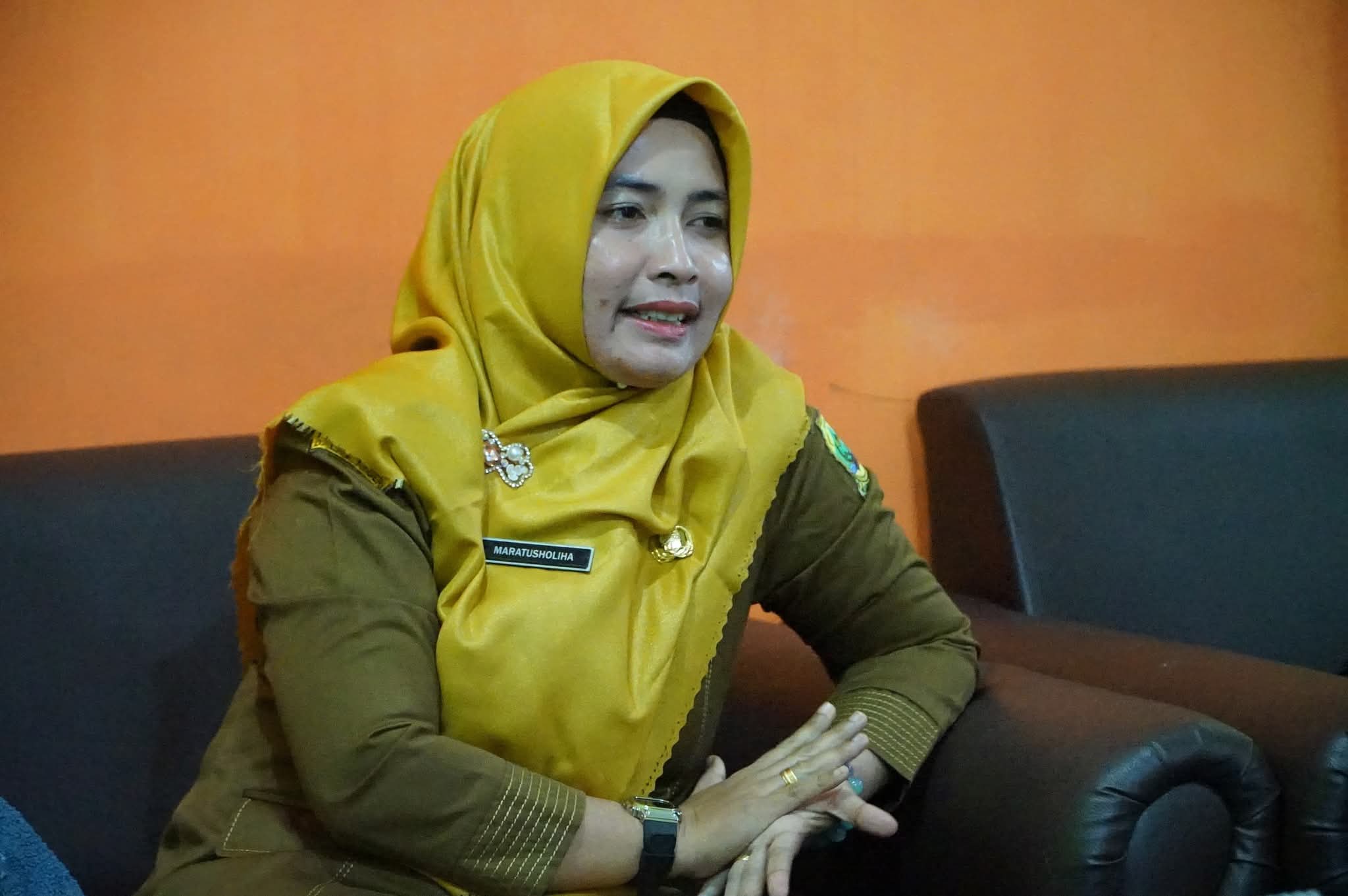 Ketua TP Posyandu Lingga Maratusholiha Nizar Bahas Pembuatan Aplikasi 6 SPM Posyandu Bersama Diskominfo | f. Diskominfo Lingga