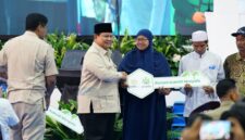 Panglima TNI Dampingi Presiden RI Prabowo pada Akad Massal 26.000 KPR FLPP di Bogor | Puspen TNI