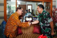 Dansesko TNI Anjangsana Dengan Mantan Panglima TNI Jenderal TNI (Purn) Endriartono Soetarto | f. Puspen TNI