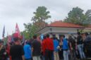 Aksi Damai Mahasiswa Kepri di DPRD: 13 Tuntutan Disuarakan, DPRD Janji Teruskan ke Pusat | f. Budi