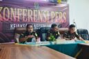 Kejari Lingga saat menggelar konferensi pers kasus dugaan korupsi pembangunan jembatan Marok Kecil | f. Wandy