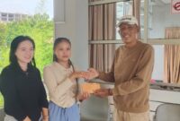 Sekda Lingga Jenguk Korban Laka di RSBK Batam, Narles Dapat Bantuan dan Dukungan Moral | f. Yudiar