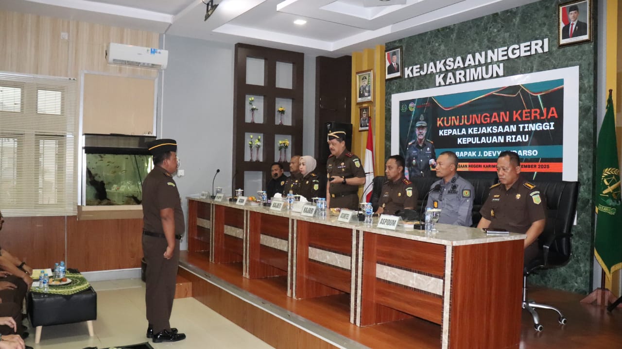Kajati Kepri J. Devy Sudarso Kunker ke Kejari Karimun, Dorong Kinerja Humanis dan Berkeadilan | f. Kejati Kepri