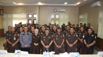 Kajati Kepri J. Devy Sudarso Kunker ke Kejari Karimun, Dorong Kinerja Humanis dan Berkeadilan | f. Kejati Kepri