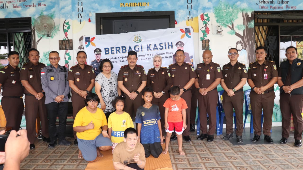 Kajati Kepri J. Devy Sudarso Kunker ke Kejari Karimun, Dorong Kinerja Humanis dan Berkeadilan | f. Kejati Kepri