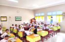 Murid SD 008 Singkep Antusias dengan Program Makan Bergizi Gratis: “Makanannya Enak dan Lengkap!” | f. Red