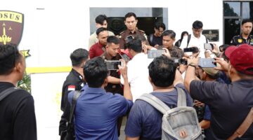 Rugikan Negara Rp4,5 Miliar, Kejati Kepri Tahan Dua Tersangka Baru Kasus Korupsi Jasa Pemanduan Kapal di Batam | f. Kejati Kepri