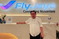 Kepala Bandar Udara (Kabandara) Kelas III Dabo Singkep, Indra Rohman, S.Kom.,M.M., saat melakukan komunikasi intensif dengan manajemen maskapai Fly Jaya | f. Red