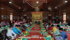 Bupati Lingga Muhammad Nizar Hadiri Makan Berhidang Kenduri Budaya 2025 di Istana Damnah | f. Prokopim Lingga