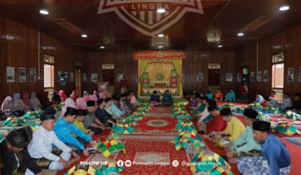 Bupati Lingga Muhammad Nizar Hadiri Makan Berhidang Kenduri Budaya 2025 di Istana Damnah | f. Prokopim Lingga