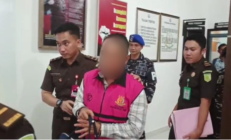 Dua orang ditetapkan sebagai tersangka dalam kasus dugaan korupsi proyek Jembatan Marok Kecil yang merugikan negara | f. Redaksi