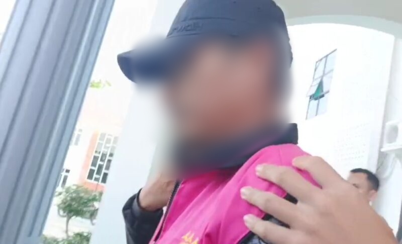 Pejabat Pembuat Komitmen (PPK) sekaligus Kabid Bina Marga Dinas PUTR Lingga berinisial JA resmi ditetapkan sebagai tersangka baru kasus korupsi pembangunan Jembatan Marok Kecil | f. Redaksi