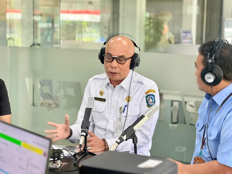 Kepala Dinas Penanaman Modal dan Pelayanan Terpadu Satu Pintu (DPMPTSP) Provinsi Kepulauan Riau, Hasfarizal Handra, S.Sos, diundang sebagai narasumber dalam acara Podcast RRI | f. DPMPTSP