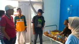 Wakil Bupati Lingga, H. Novrizal Didampingi oleh Kepala Dinas Kesehatan Kabupaten Lingga, dr. Bukit Raya Gultom, M.M., Mengunjungi Puskesmas Raya | f. Diskominfo Lingga