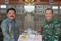 Pangkopassus Anjangsana ke Mantan Panglima TNI Marsekal TNI (Purn) Hadi Tjahjanto | f. Puspen TNI