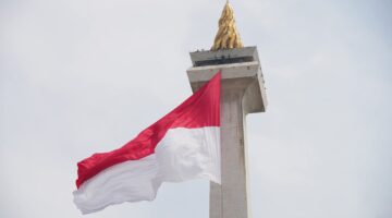 Bendera Merah Putih, Gagah Berkibar Saat Gladi Upacara HUT ke-80 TNI | f. Puspen TNI