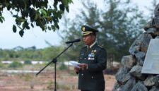 HUT ke-80 TNI di Lingga: Semangat Patriotisme Menggema di Lapangan Puslatpurmar 09 Dabo Singkep | f. Arnel