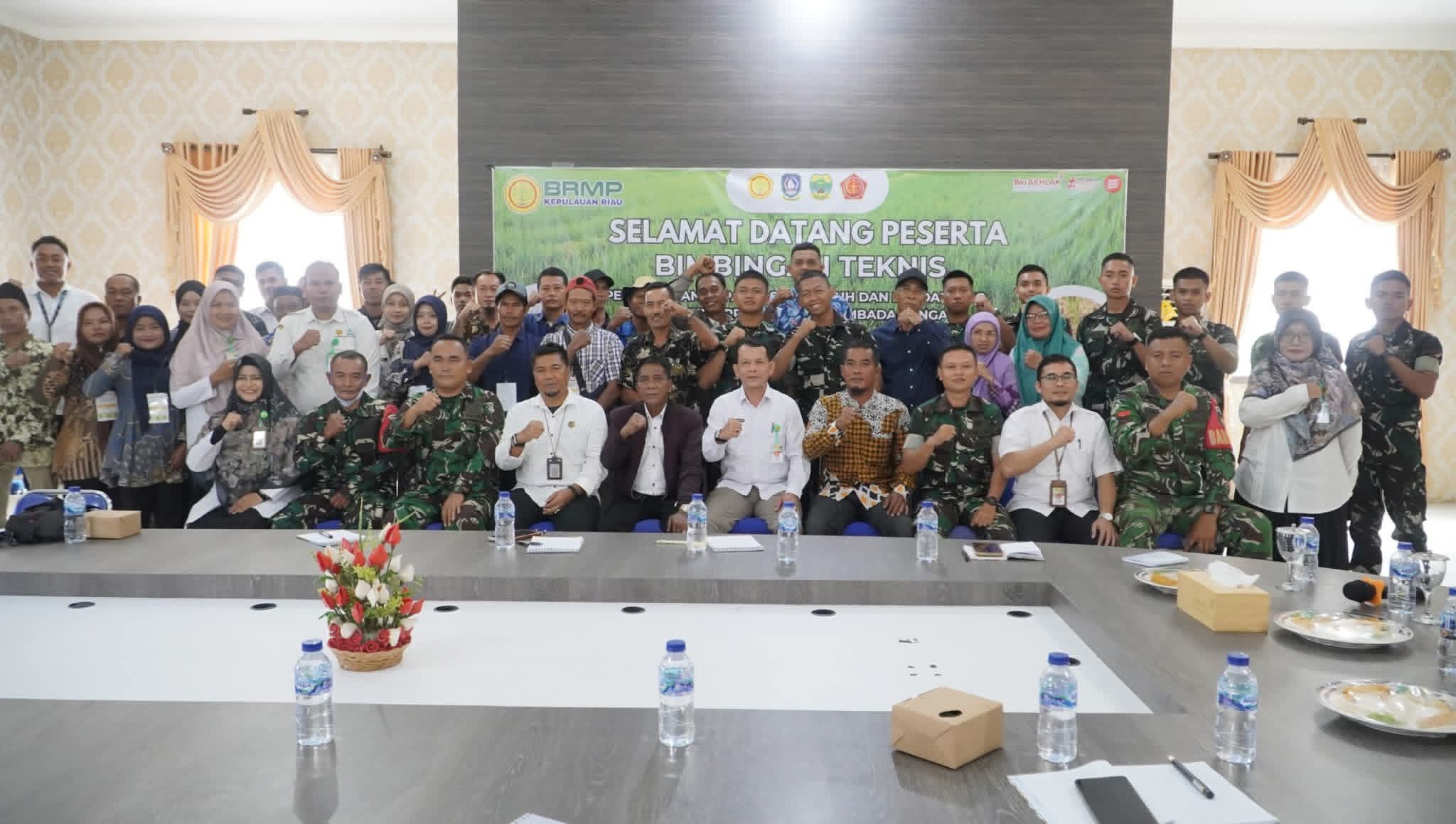 Pemkab Lingga dan BRMP Kepri Gelar Bimtek Penyuluh Pertanian untuk Dukung Swasembada Pangan Nasional | f. Diskominfo Lingga