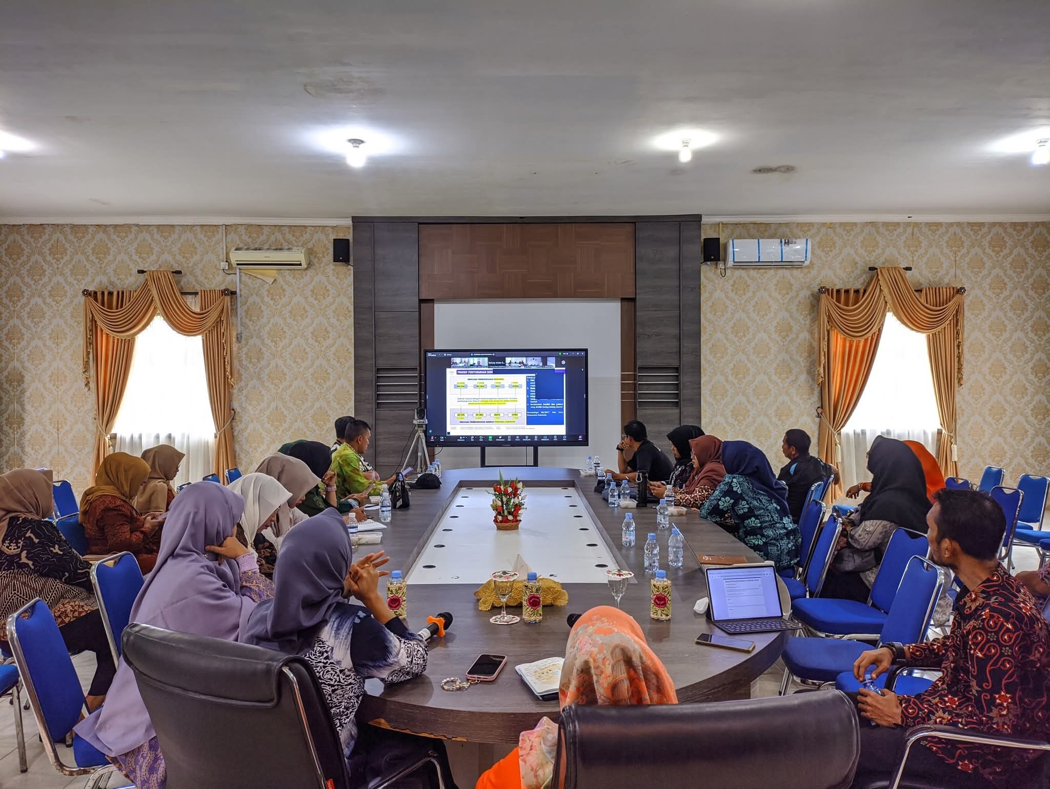 Pemkab Lingga Gelar Sosialisasi Penyusunan Renstra dan Tindak Lanjut Isu Strategis Posyandu 6 Bidang SPM | f. Diskominfo Lingga