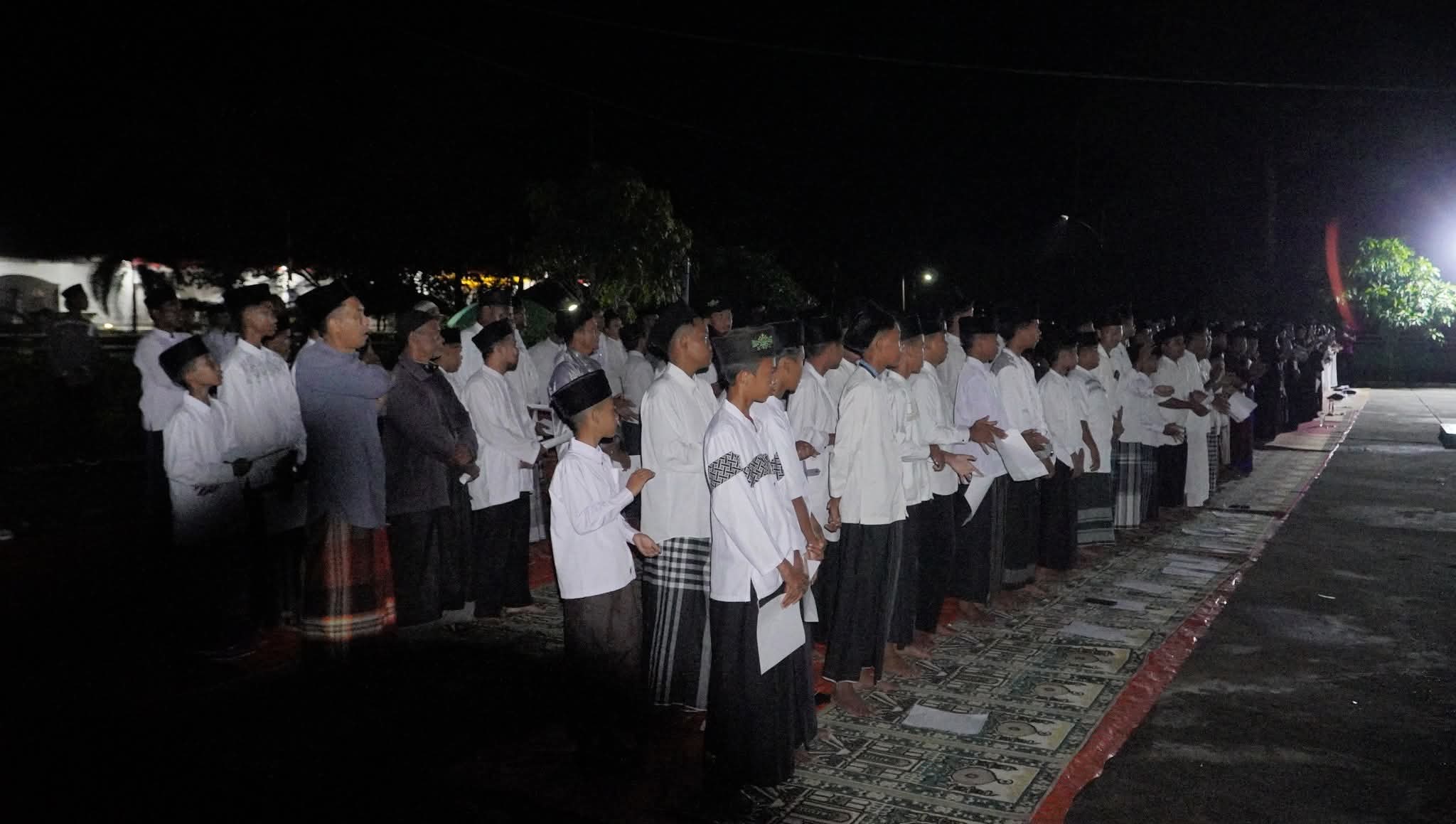 Kemenag Lingga Gelar Istighosah dan Doa Bersama Peringati Hari Santri Nasional 2025 | f. Diskominfo Lingga