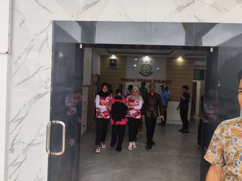 Rugikan Negara Rp4,5 Miliar, Kejati Kepri Tahan Direksi PT Bias Delta Pratama dalam Kasus Korupsi Jasa Pemanduan Kapal di Batam | Kejati Kepri