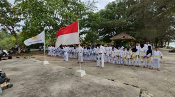 Forki Lingga Gelar Gashuku Bersama Inkado dan Inkai di Pantai Batu Berdaun: Pererat Persaudaraan Karateka Sejak 1976 | f. Red