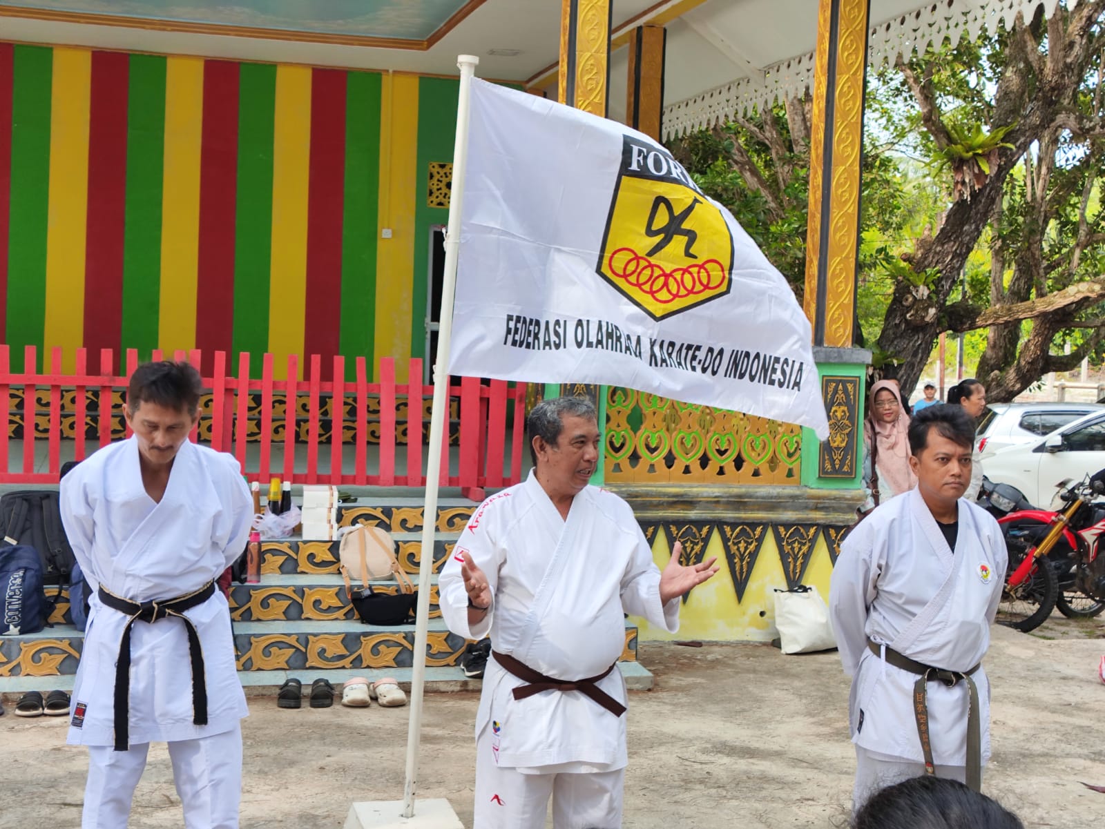 Forki Lingga Gelar Gashuku Bersama Inkado dan Inkai di Pantai Batu Berdaun: Pererat Persaudaraan Karateka Sejak 1976 | f. Red