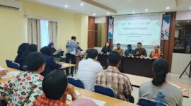 OJK Kepri Gelar ToT “Masyarakat Cerdas Keuangan Menuju Indonesia Emas” di Dabo Singkep | f. Wandy