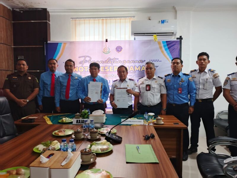 UPBU Dabo Singkep dan Kejari Lingga Tandatangani MoU Pendampingan Hukum untuk Perkuat Tata Kelola Bandara | f. Wandy