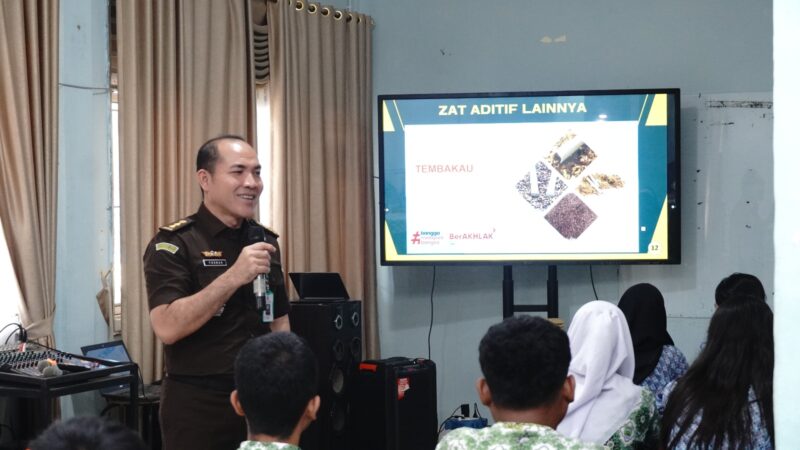 Kejati Kepri Edukasi Pelajar SMAN 14 Batam: Hindari Napza, Stop Bullying, dan Bijak Bermedsos | f. Kejati Kepri