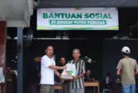 PT Singkep Putra Perkasa Kembali Salurkan 200 Paket Sembako untuk Warga Lingga, Bukti Nyata Komitmen CSR | f. Fikri
