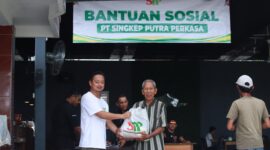 PT Singkep Putra Perkasa Kembali Salurkan 200 Paket Sembako untuk Warga Lingga, Bukti Nyata Komitmen CSR | f. Fikri