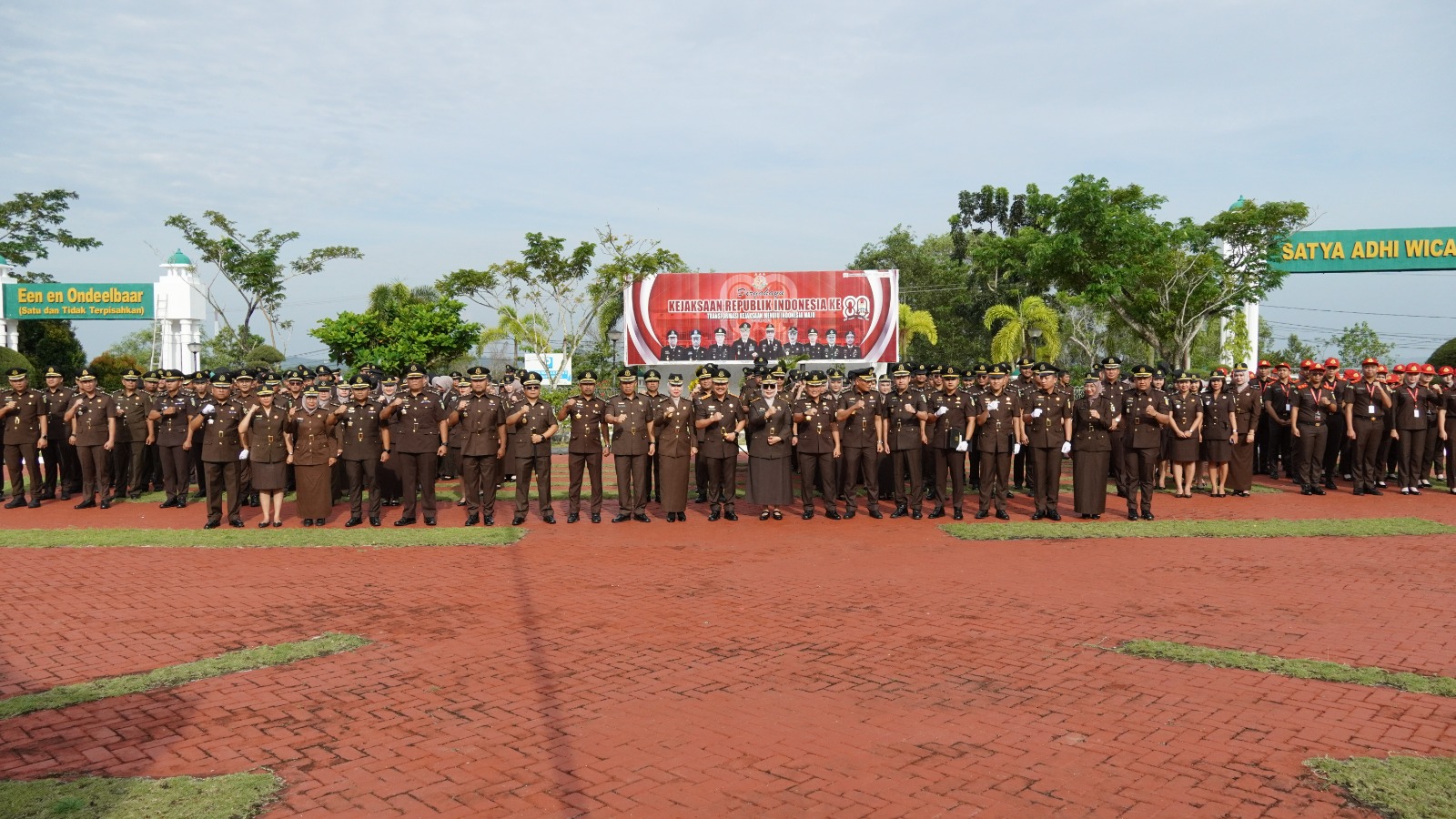 Kajati Kepri J. Devy Sudarso Ajak Generasi Muda Adhyaksa Wujudkan Kejaksaan Berintegritas di Peringatan Sumpah Pemuda ke-97 | f. Kejati Kepri