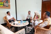 Pertemuan Penuh Makna: Bupati Nizar dan Yusril Ihza Mahendra Satukan Semangat Membangun Lingga | Prokopim Lingga