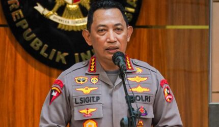 Kapolri Jenderal Listyo Sigit Prabowo Tegas: Anggota Polri Terlibat Judi Online Akan Dipecat Tidak Hormat! | f. Redaksi