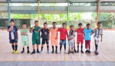 Asah Bakat Sejak Dini, Pelajar SD 008 Dabo Singkep Antusias Gelar Latihan Futsal Bersama di Lapangan One Futsal | f. Redaksi