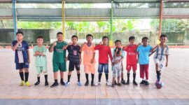 Asah Bakat Sejak Dini, Pelajar SD 008 Dabo Singkep Antusias Gelar Latihan Futsal Bersama di Lapangan One Futsal | f. Redaksi