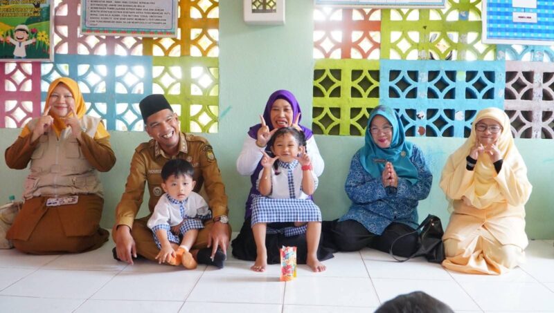 Feby Sarianty Novrizal Tinjau Posyandu dan Sosialisasi 6 SPM di Singkep Pesisir, Dorong Kesehatan dan Pelayanan Publik Berkualitas | f. Diskominfo Lingga