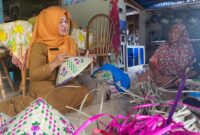 Dekranasda Lingga Dukung Pengrajin Tudung Saji Pandan di Desa Sekanah, Dorong Produk Lokal Jadi Komoditas Unggulan | f. Dekranasda Lingga