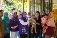 Kunjungan Hj. Feby Sarianty di Posyandu Sukun, Desa Mepar: Fokus pada Pertumbuhan Balita dan Kesehatan Masyarakat | Diskominfo Lingga