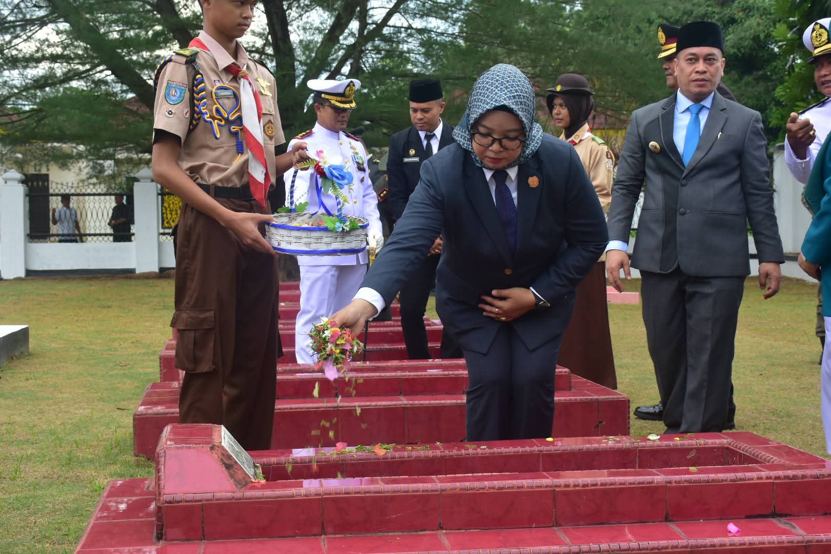 Hari Pahlawan 2025 di Lingga, Ketua DPRD Maya Sari: Esensi Hari Pahlawan Adalah Refleksi Diri | f. Redaksi