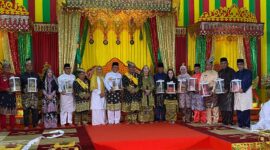 LAM Kepri Anugerahkan Gelar Kebesaran Adat kepada Ketua MPR RI, H. Ahmad Muzani | f. Diskominfo Lingga