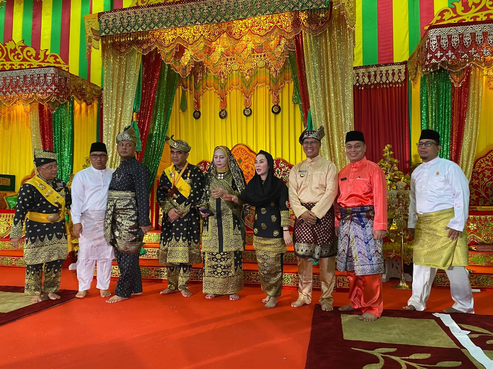 LAM Kepri Anugerahkan Gelar Kebesaran Adat kepada Ketua MPR RI, H. Ahmad Muzani | f. Diskominfo Lingga