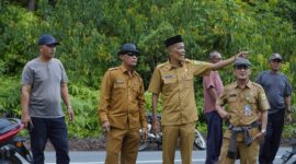 Sekda Kabupaten Lingga, H. Armia meninjau lokasi pembangunan Sekolah Rakyat beberapa waktu lalu | f. Diskominfo Lingga