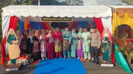 Ketua Dekranasda Lingga Resmi Buka Stand Bazar & UMKM Semarak Hari Jadi ke-22 Kabupaten Lingga | f. Diskominfo Lingga